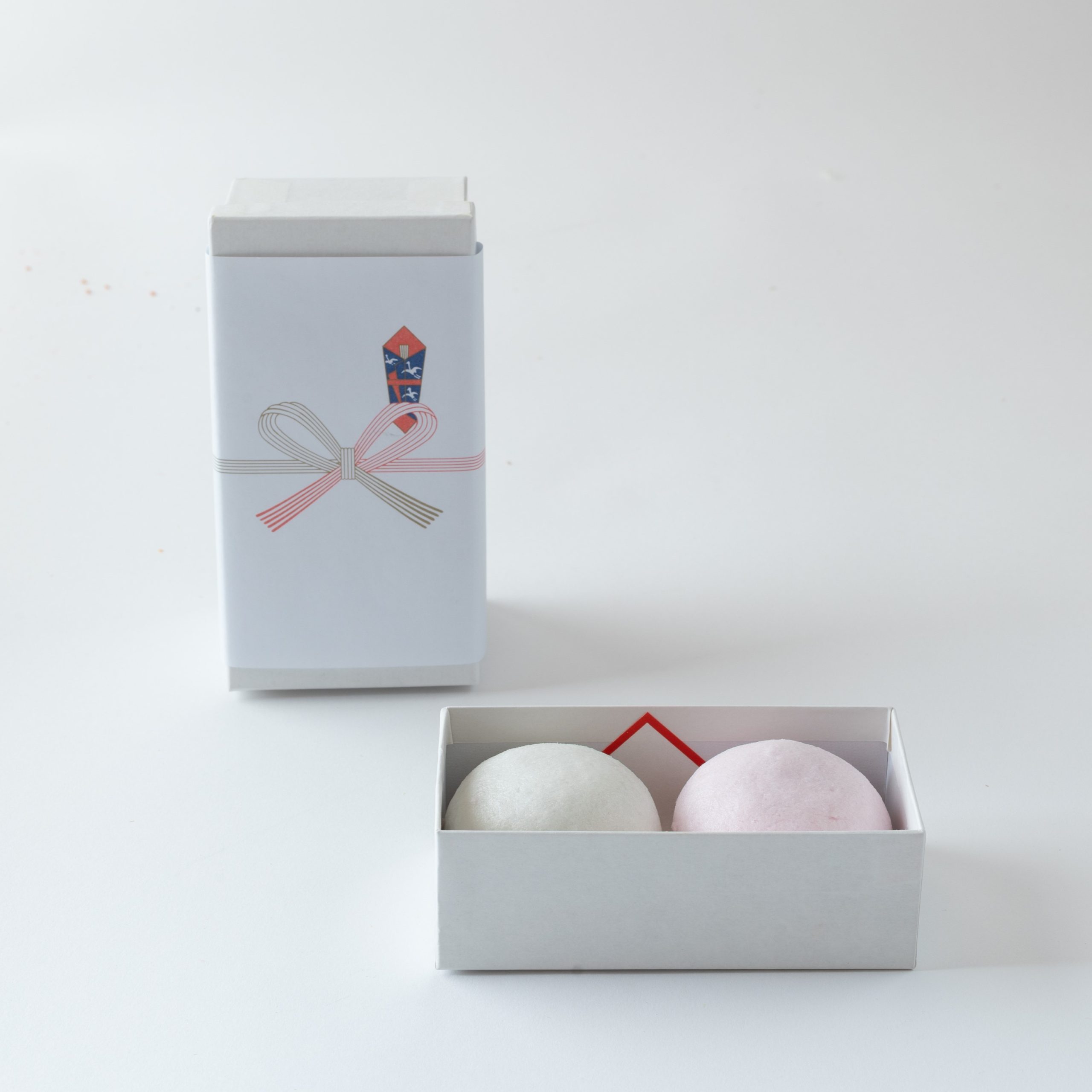 紅白薯蕷まんじゅう | 一升餅 餅のお土産 あもや南春日｜優しい和菓子